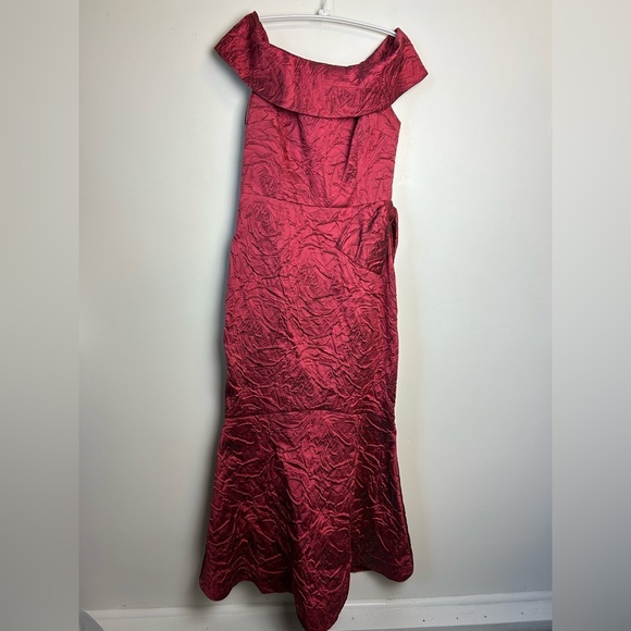 Rickie freeman Teri Jon Women's Maxi Gown Prom dress Size 10 slouchy Rubber